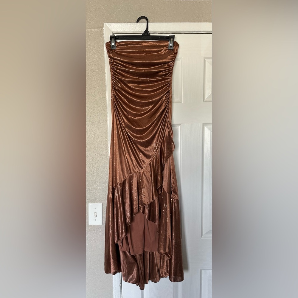 NWT Strapless Ruffled Dress